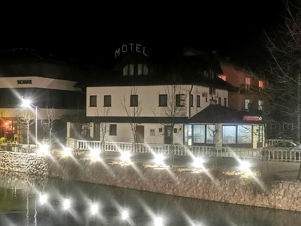 Hotel Holiday In Bihać Exterior foto