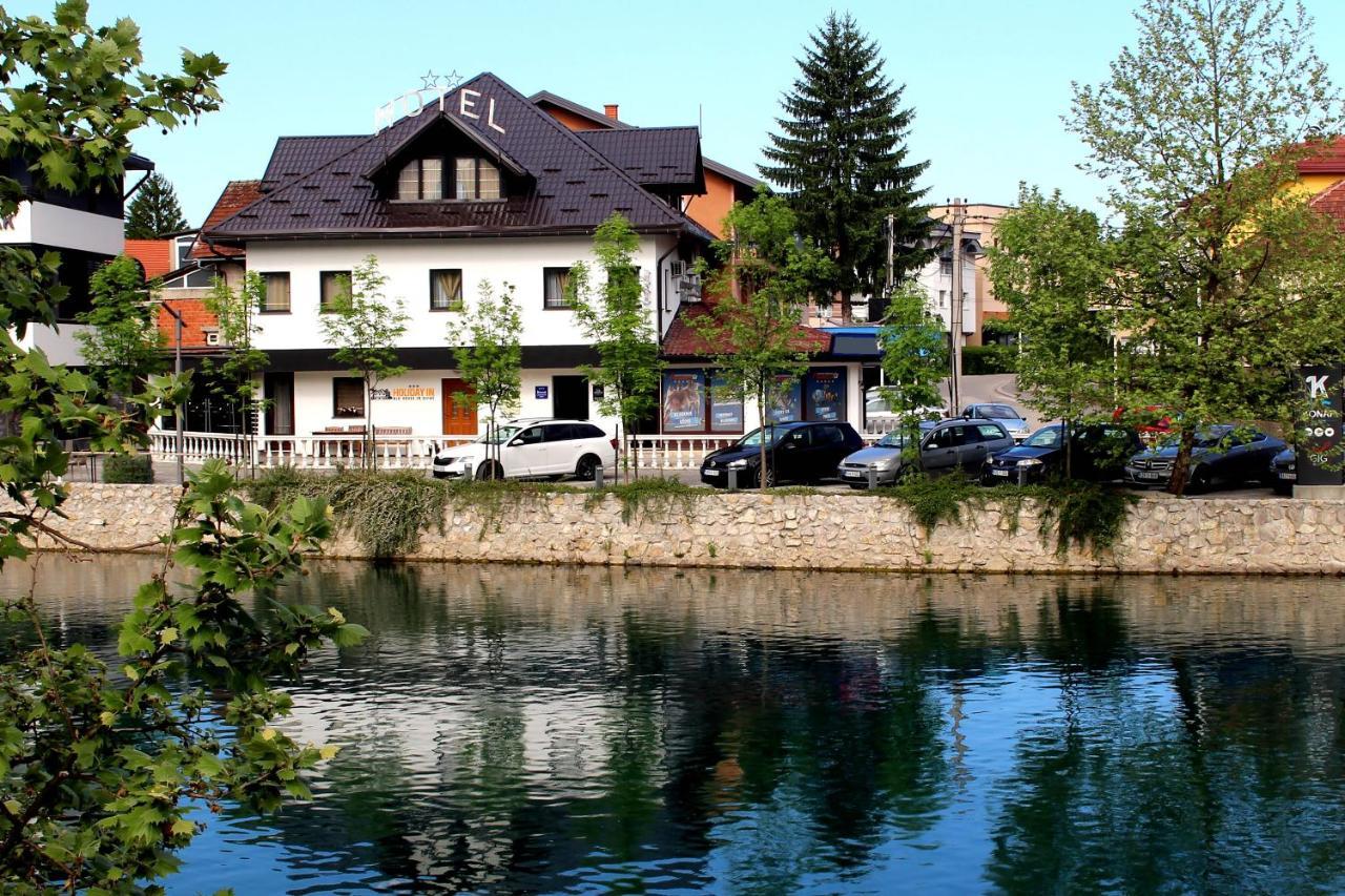 Hotel Holiday In Bihać Exterior foto