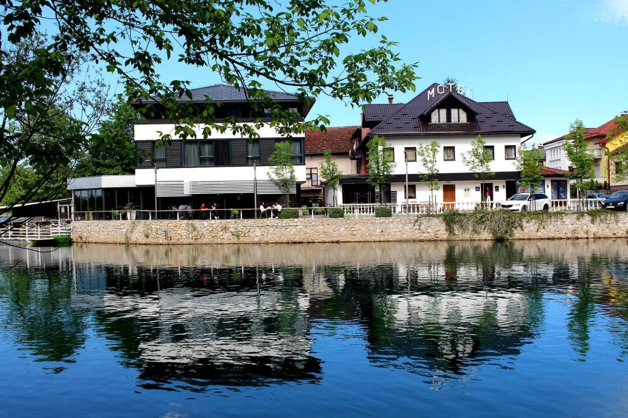 Hotel Holiday In Bihać Exterior foto